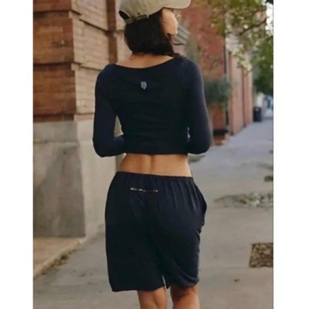 Free People MOVEMENT SET Hot Shot Easy Shorts & Long Sleeve Top Navy Blue NWOT - Picture 4 of 8